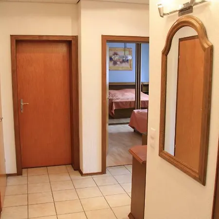 Charming 2 Bedroom Between Dusseldorf And Cologne